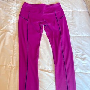 Ladies Yogalicious exercise capri style pants